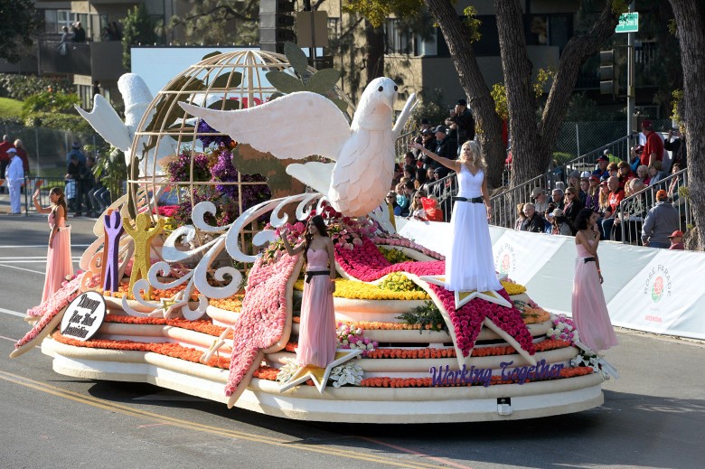 2018 Rose Parade Queen Trophy